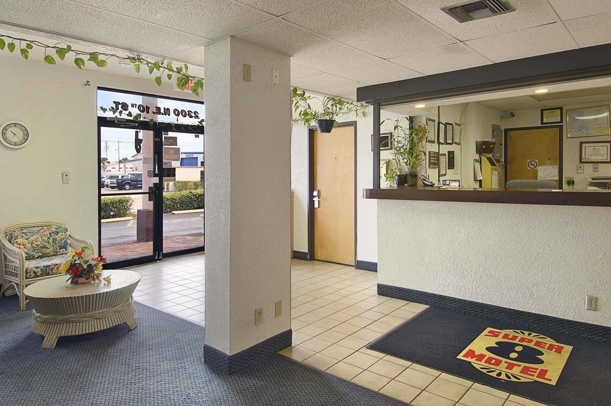 Super 8 By Wyndham Pompano Beach Exterior foto