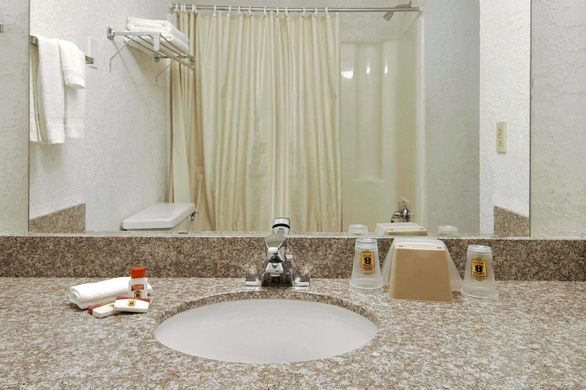 Super 8 By Wyndham Pompano Beach Zimmer foto