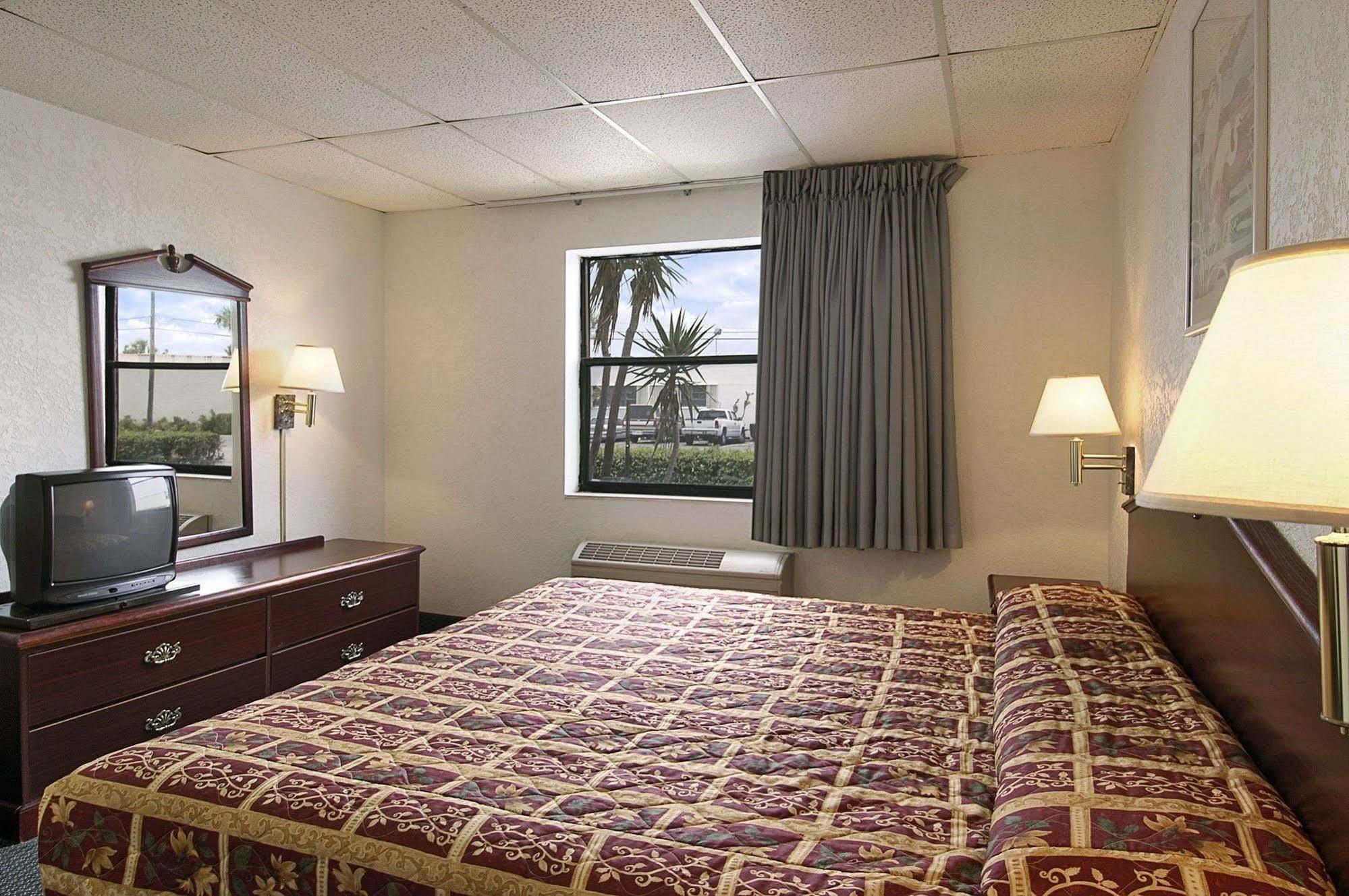 Super 8 By Wyndham Pompano Beach Zimmer foto