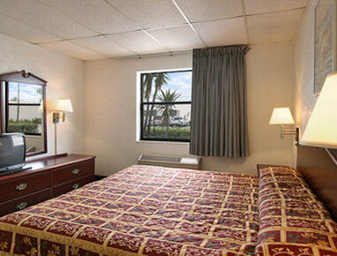 Super 8 By Wyndham Pompano Beach Exterior foto